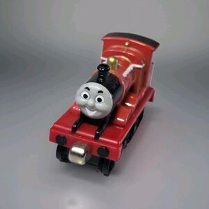 Thomas & Friends James The Railway Train Engine Red Gullane 2002 Metal Toy